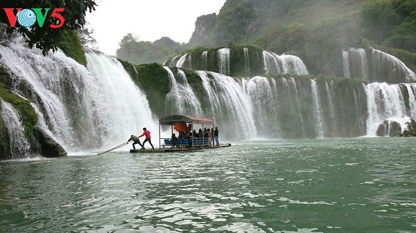 น้ำตกบ๋านโยก น้ำตกธรรมชาติที่ใหญ่ที่สุดในเอเชียตะวันออกเฉียงใต้